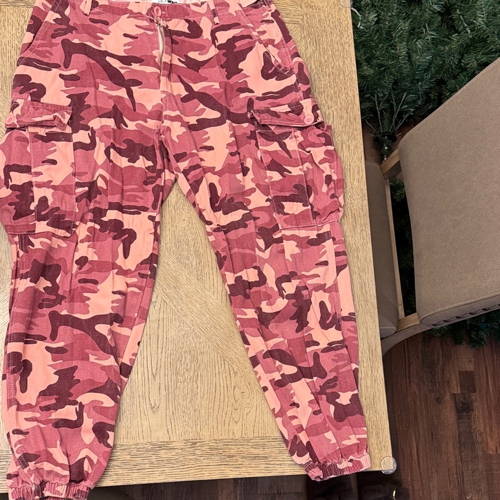 Fashion Nova Pink Camo Cargo Pants - Picture 2 of 2
